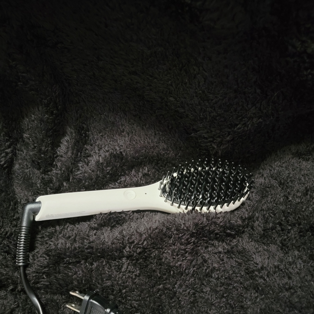 Instyler mini straightening brush